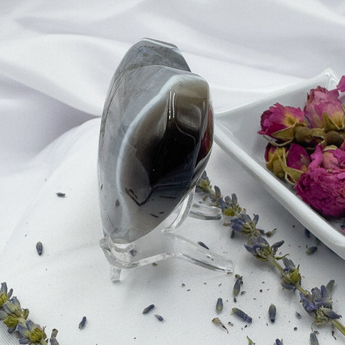 Davinas black and white crystal stone on clear stand with dried flowers premium crystal gifts Davinas